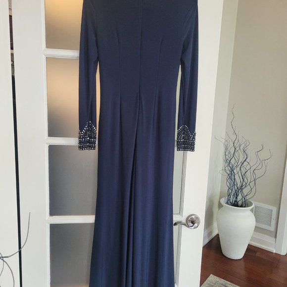 Elegant and Classy evening dress - Picture 3 of 4